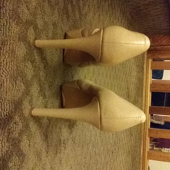 Taupe Nine West Heels - Picture 7 of 8